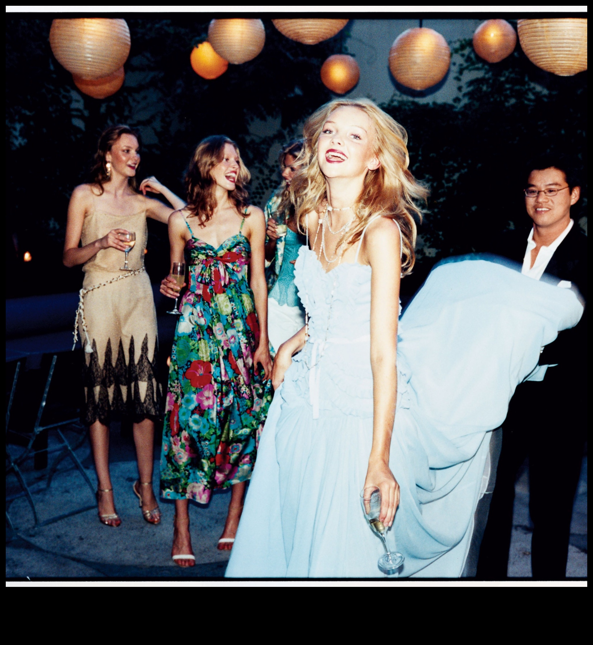 Cocktail Hour Glam: Party Outfits που συνδυάζουν Class και Sass