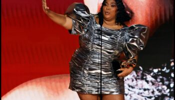 Glamour Unleashed: Celebrity Outfits που επαναπροσδιορίζουν το κομψό