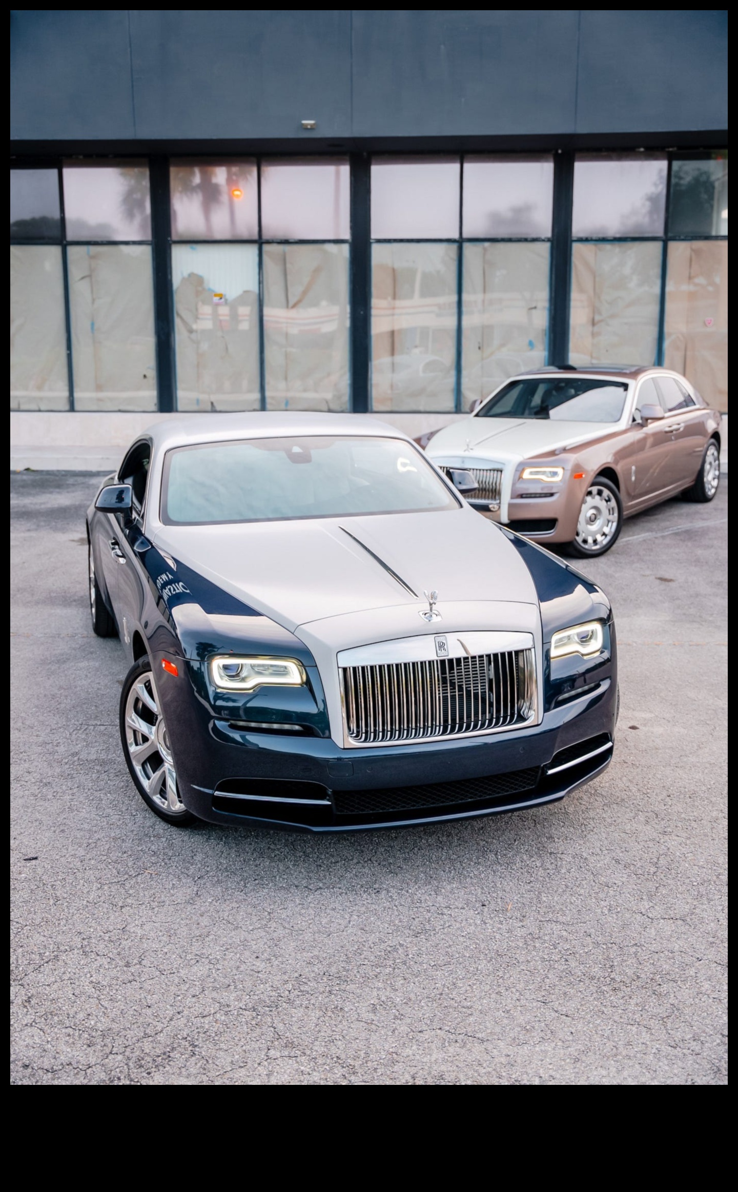 Crafting Opulence: Η σχολαστική τέχνη της κατασκευής πολυτελών αυτοκινήτων