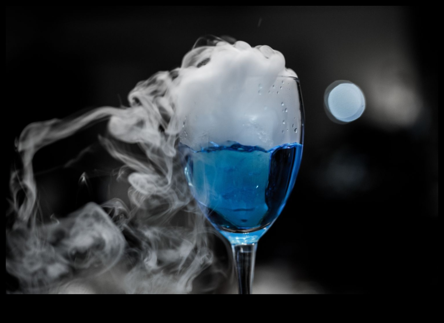 Μοριακή Μιξολογία Η Επιστήμη των Κοκτέιλ 1 Μαγειρική Δημιουργικότητα με Μοριακή Μιξολογία: Δημιουργία Μοναδικών Κοκτέιλ